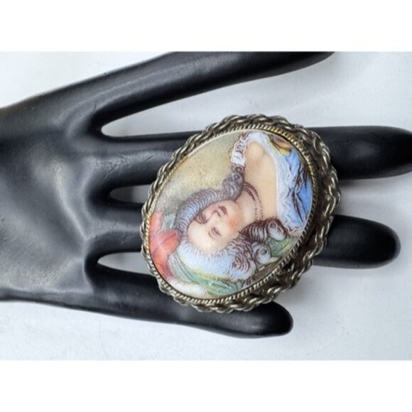 Vintage Brooch Ornate Porcelain Gold Tone Portrait Lovely Lady Unbranded - Picture 9 of 13